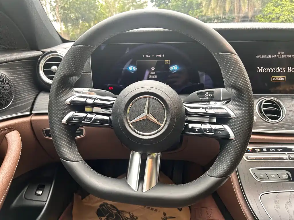 MERCEDES-BENZ E CLASS