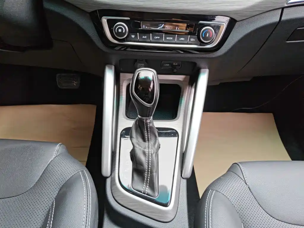 Geely Vision X3 — миниатюра 10