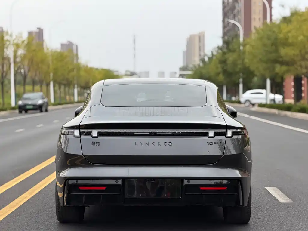 Lynk & Co 10 — миниатюра 5