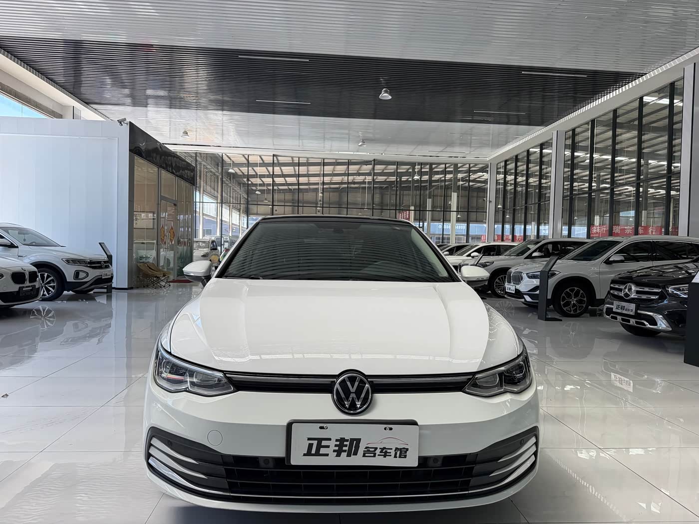 Volkswagen Golf 1.4 л 2022 г. Белый, пробег 36000 км