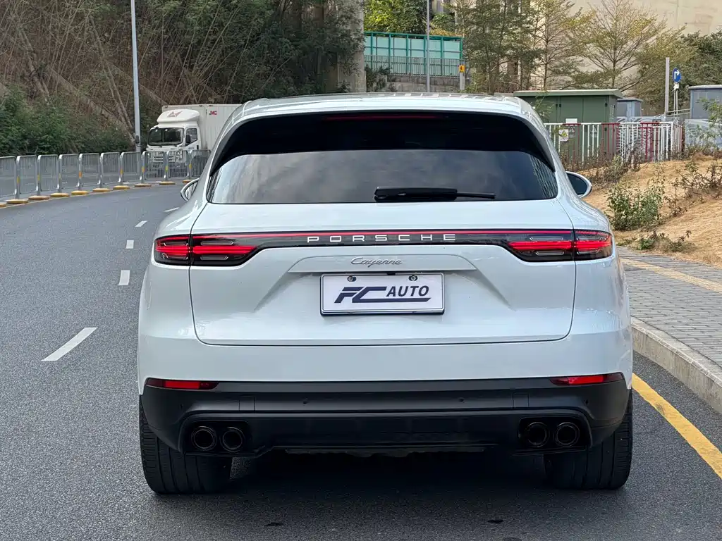 PORSCHE CAYENNE