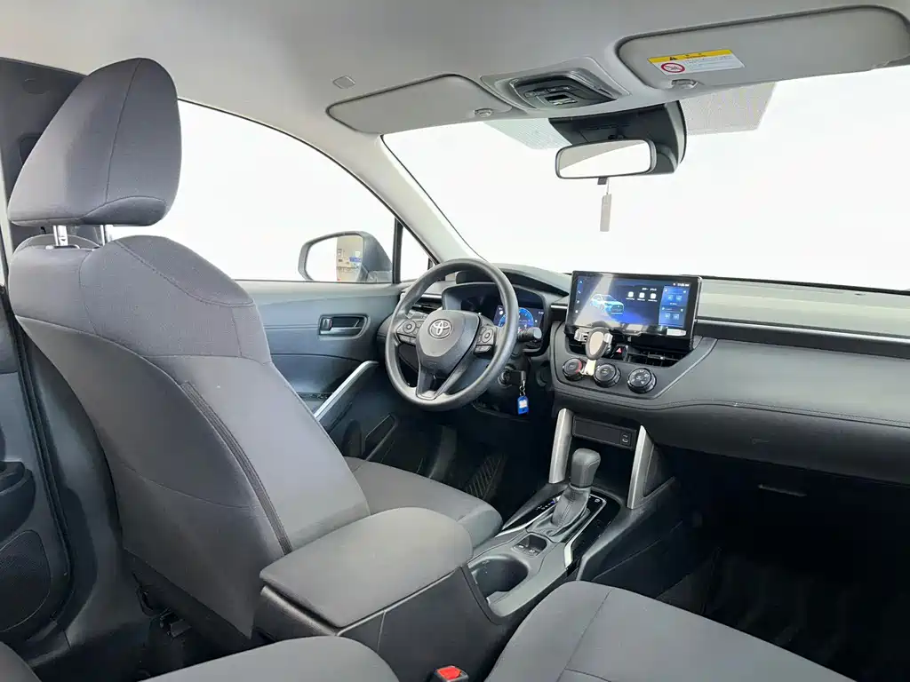 Toyota Corolla Cross — миниатюра 12