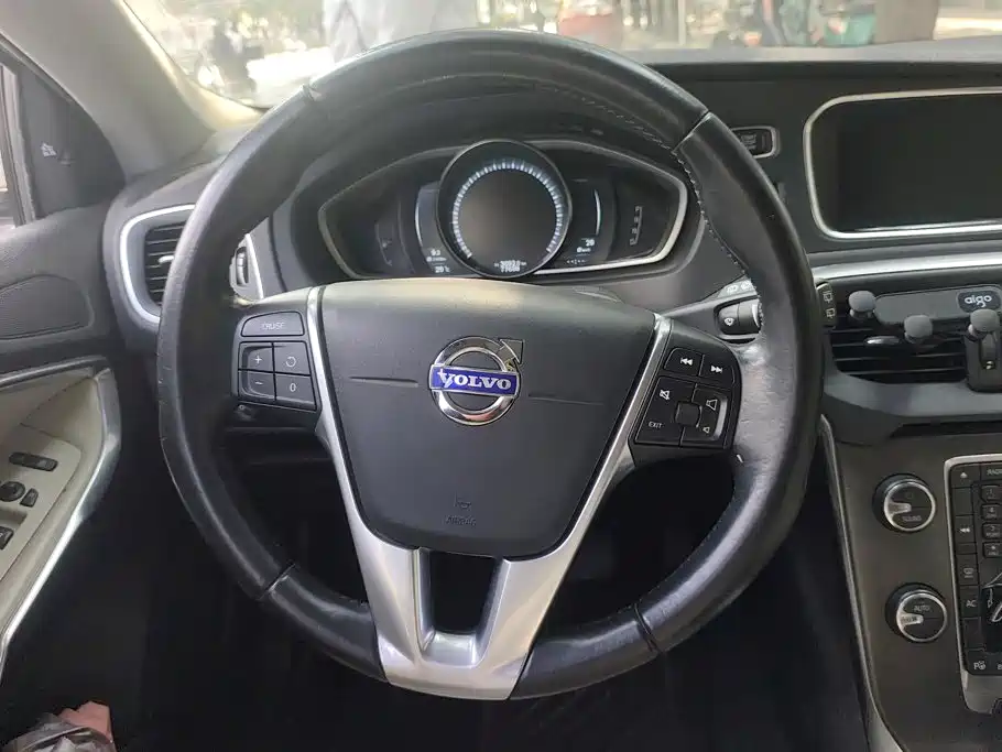 Volvo V40 — миниатюра 15