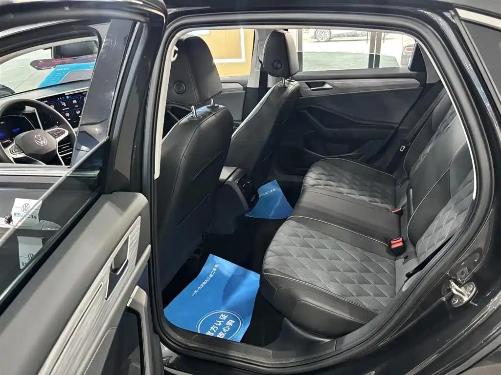 Volkswagen Sagitar — миниатюра 28