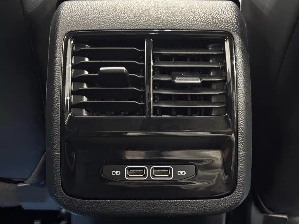 Volkswagen Sagitar — миниатюра 12