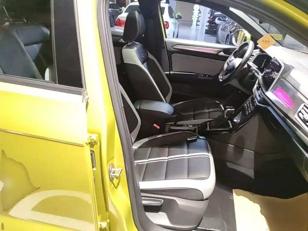 Volkswagen T-Roc — миниатюра 25