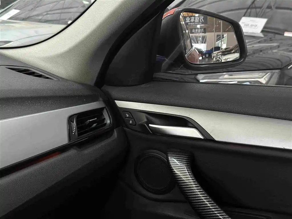 BMW X1 — миниатюра 10