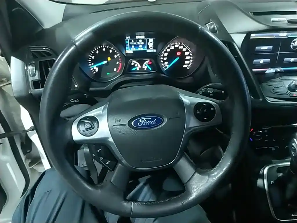 Ford Kuga — миниатюра 11