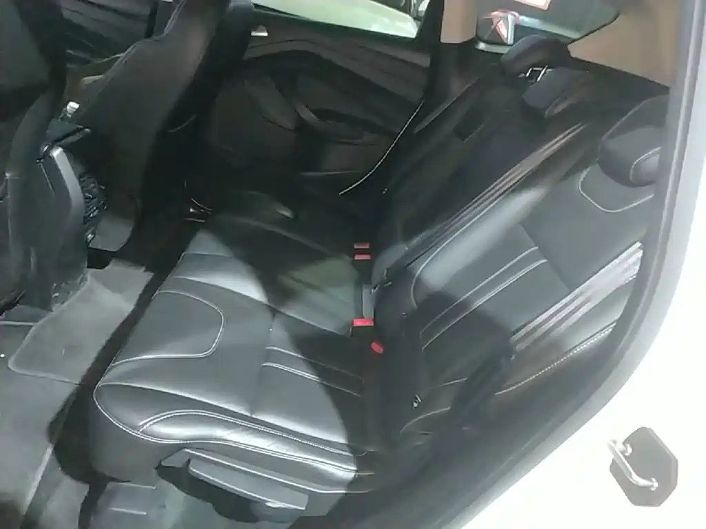 Ford Kuga — миниатюра 17