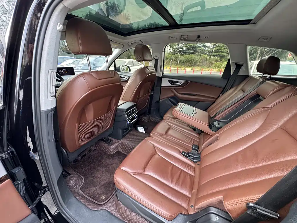Audi Q7 — миниатюра 14