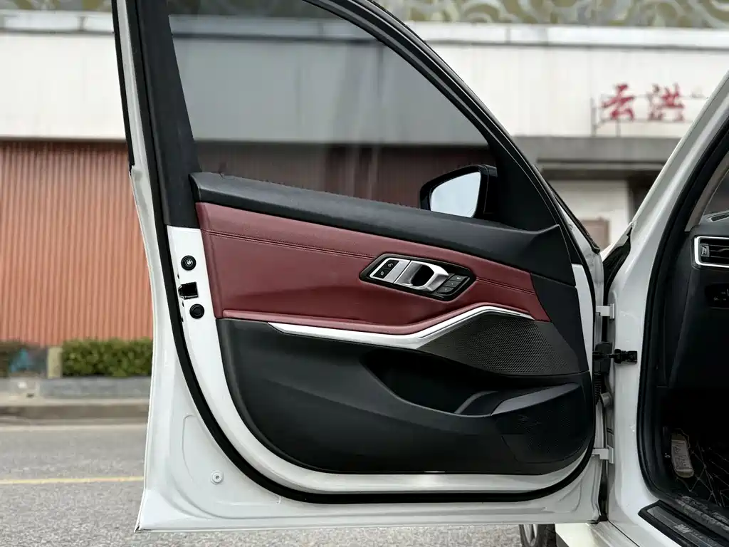BMW i3 — миниатюра 11