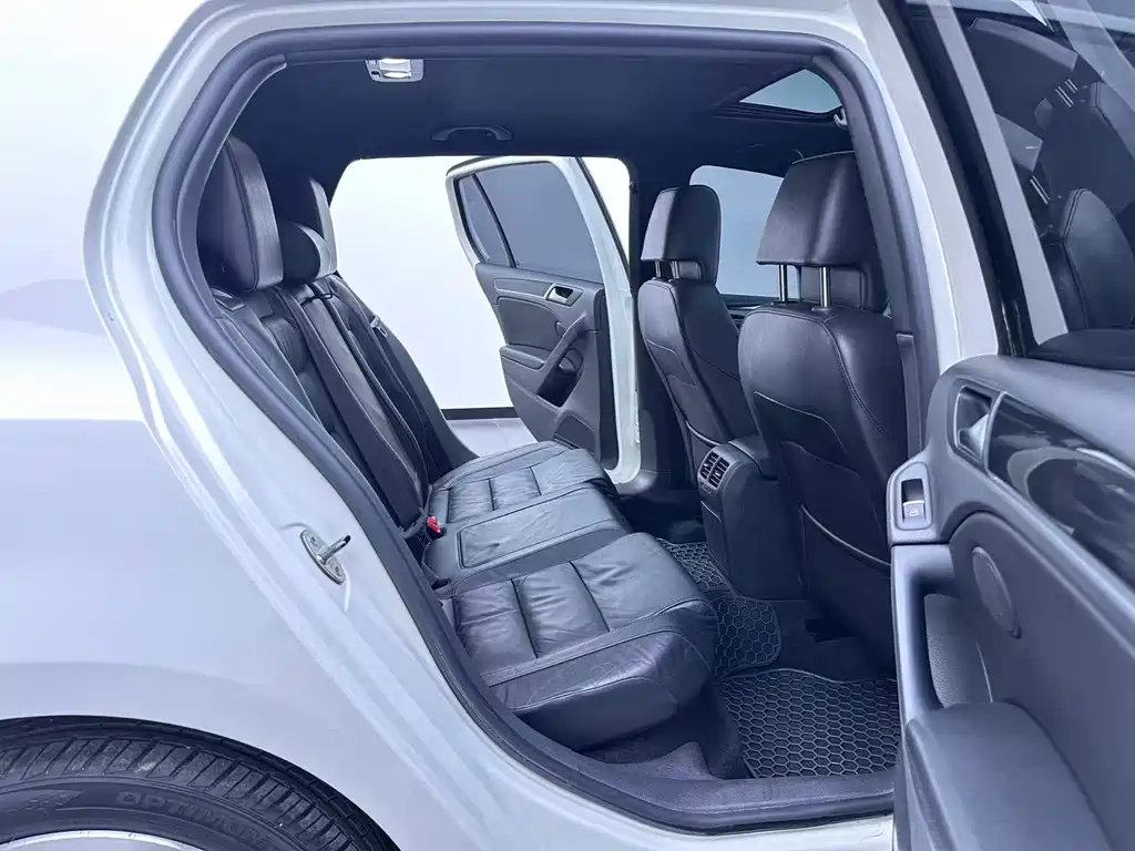 Volkswagen Golf GTI — миниатюра 14
