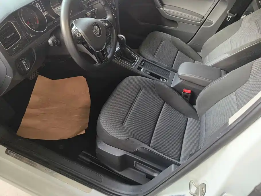Volkswagen Golf — миниатюра 9