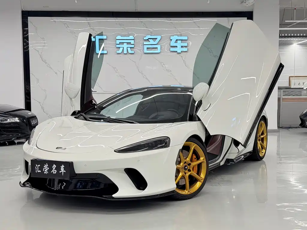 McLaren GT