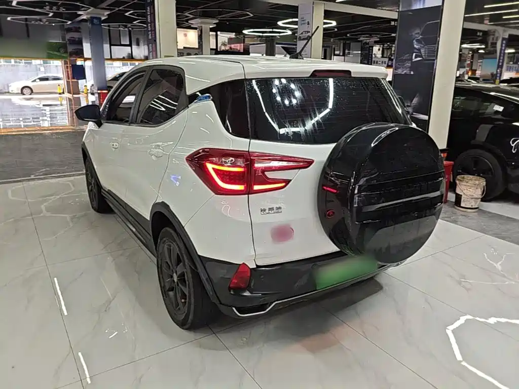 BYD Yuan EV — миниатюра 5