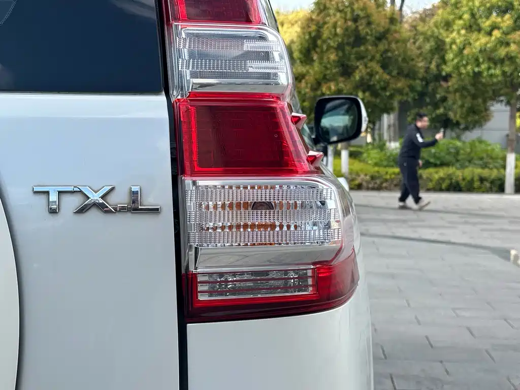 Toyota Land Cruiser Prado 2016 3.0L