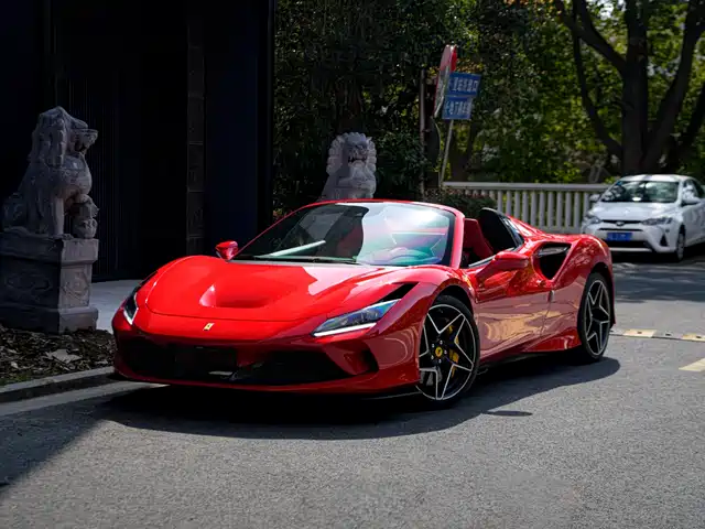 FERRARI F8 2021