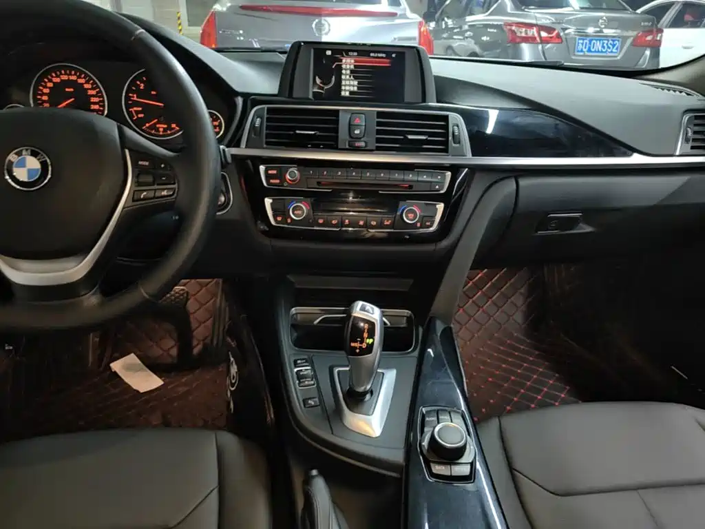 BMW 3 Series — миниатюра 13