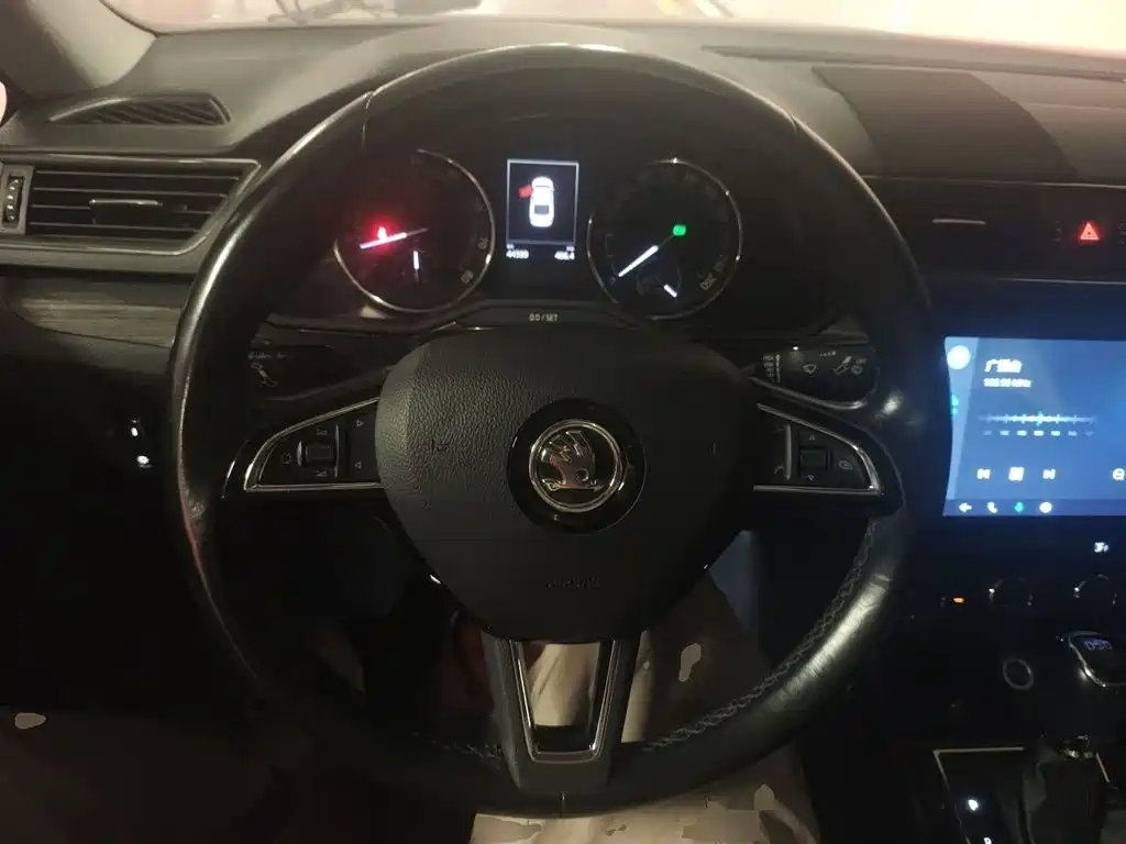 Skoda Superb — миниатюра 6