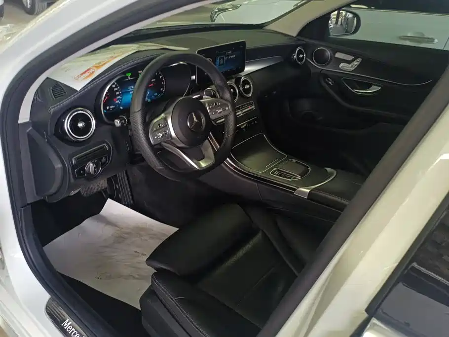 Mercedes-Benz C-Class — миниатюра 9