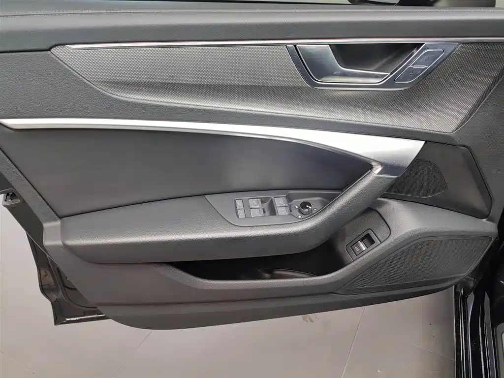 Audi A6L — миниатюра 25