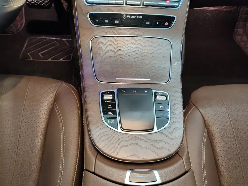 Mercedes-Benz E-Class — миниатюра 10