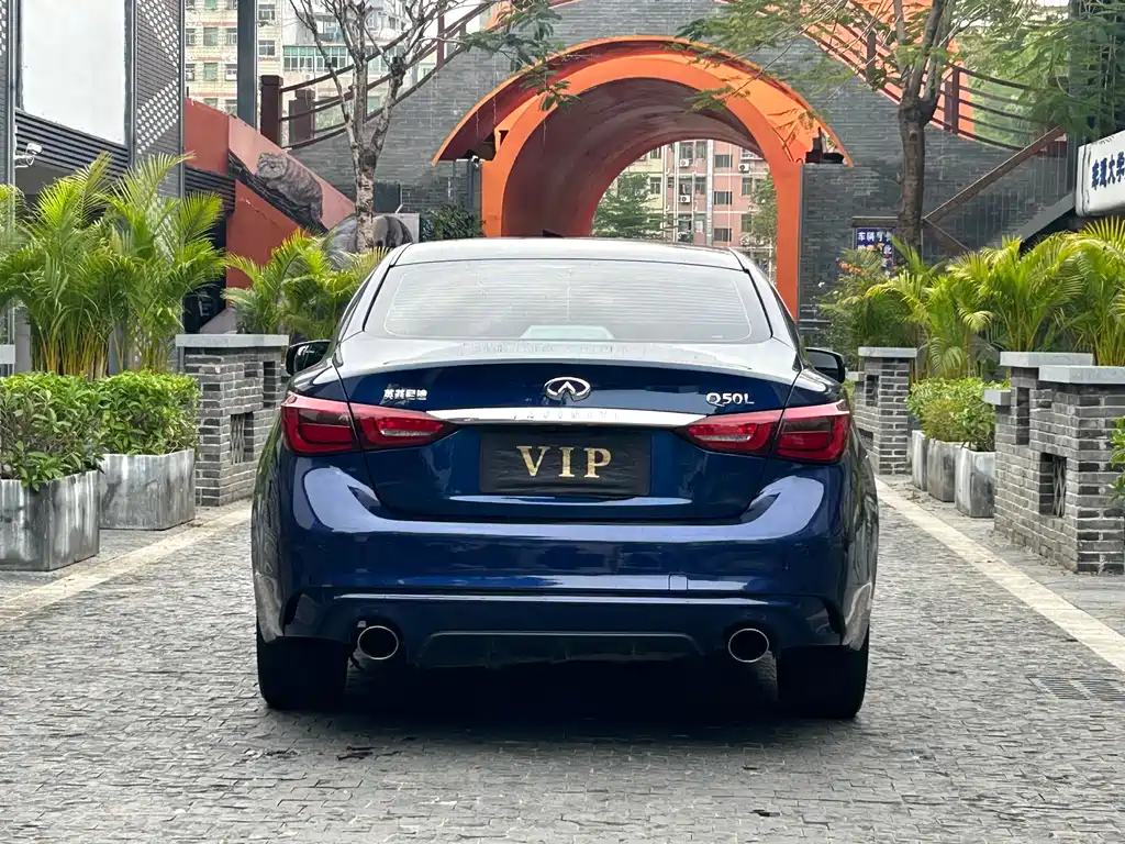 INFINITI Q50L