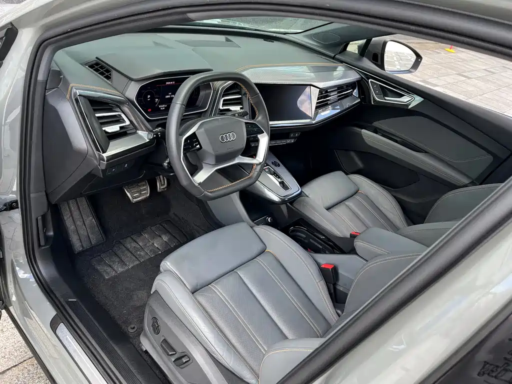 Audi Q4 e-tron — миниатюра 13