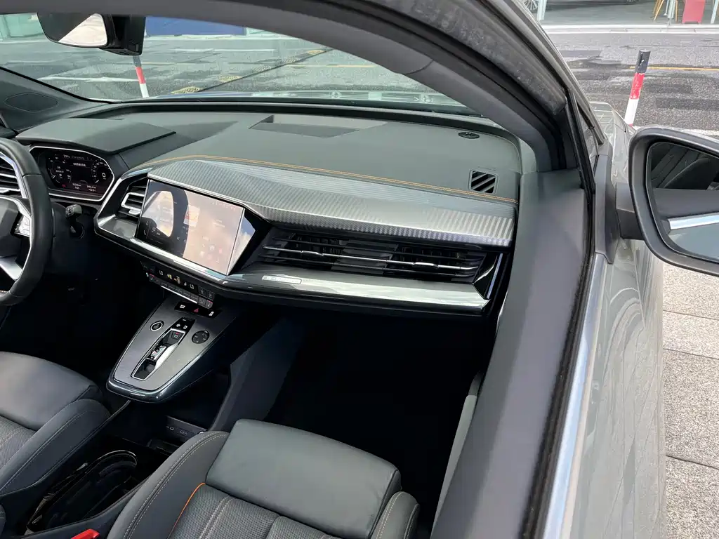 Audi Q4 e-tron — миниатюра 18