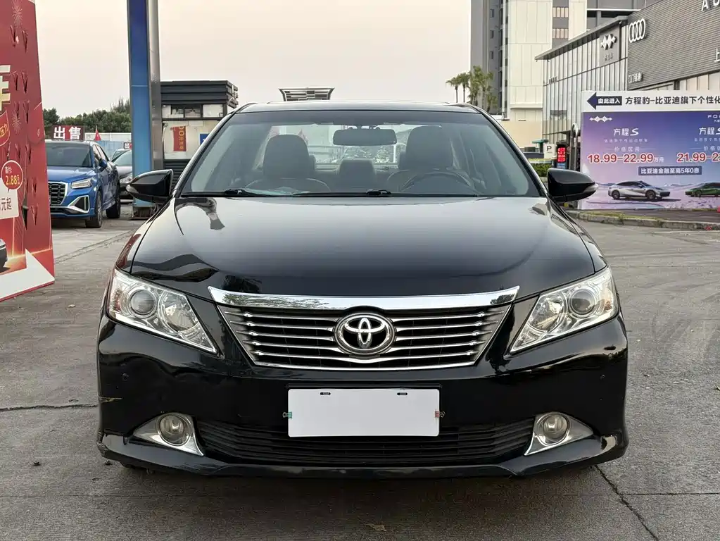 Toyota Camry — миниатюра 2