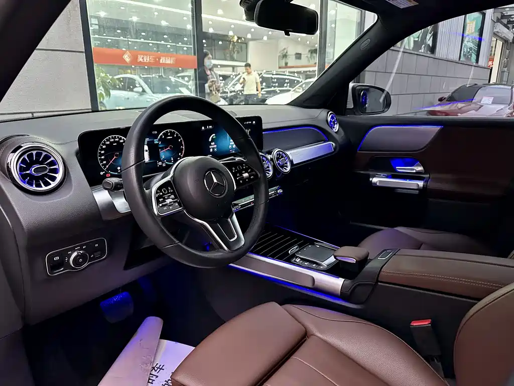 Mercedes-Benz GLB — миниатюра 11