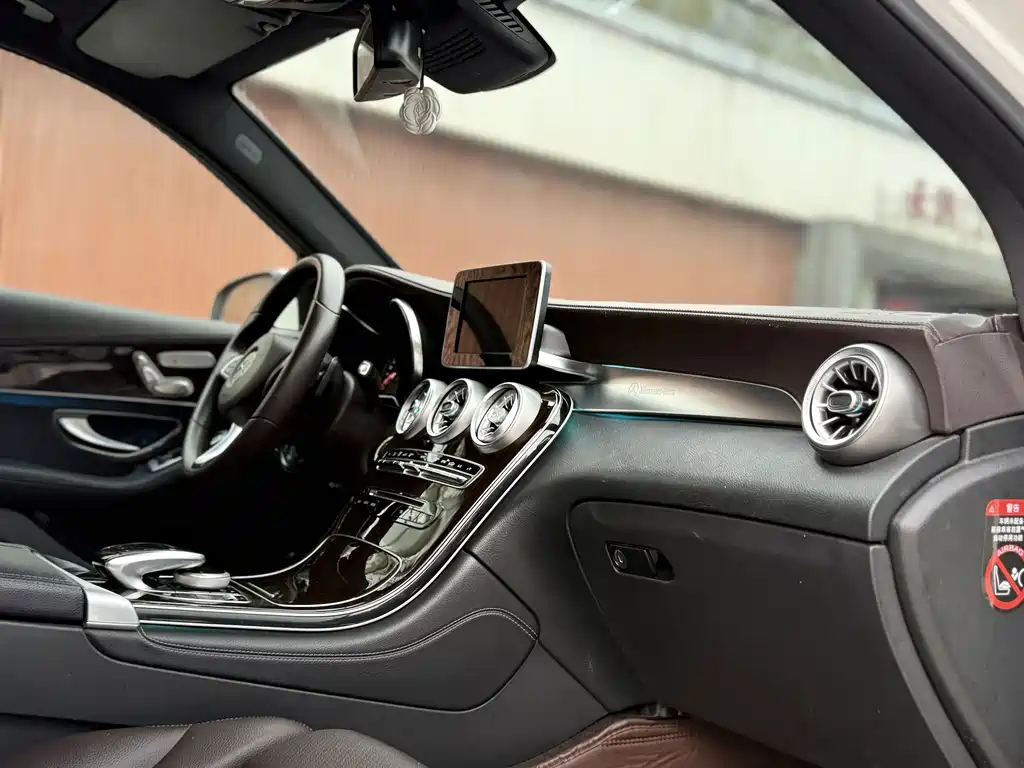 Mercedes-Benz GLC — миниатюра 11