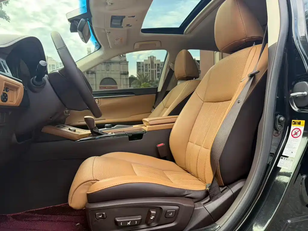 Lexus ES — миниатюра 10