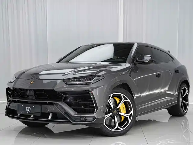 LAMBORGHINI URUS 2021