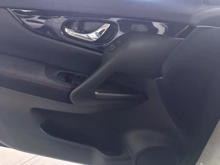 Nissan Qashqai — миниатюра 7