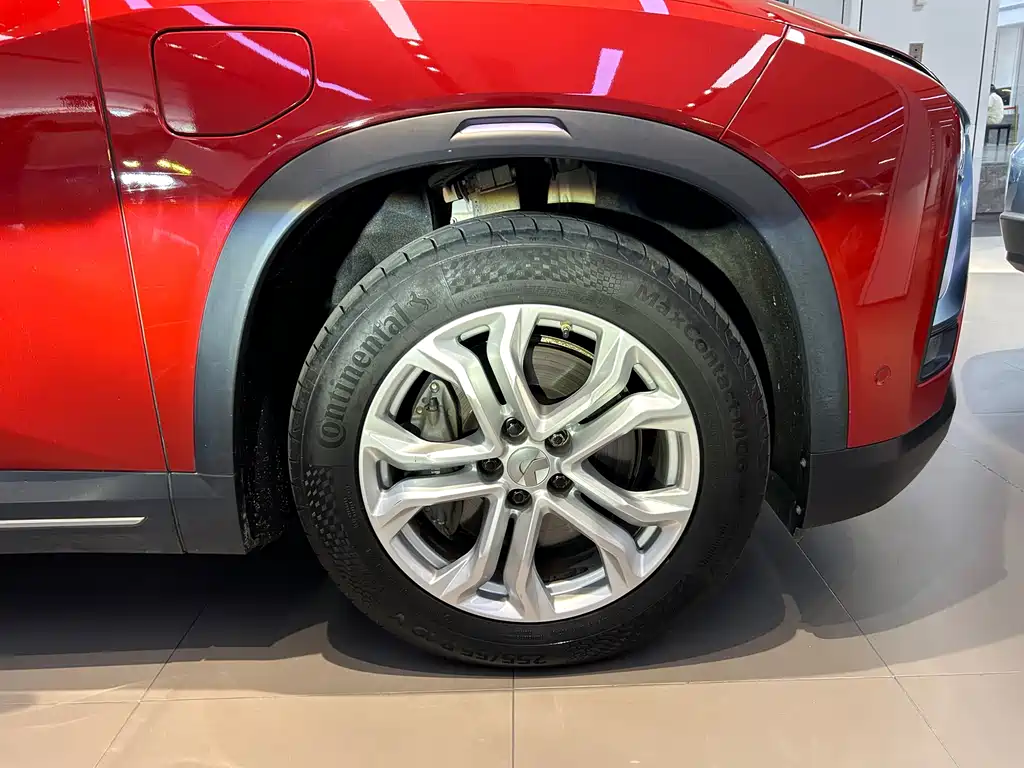 NIO ES8 2018 355KM мест