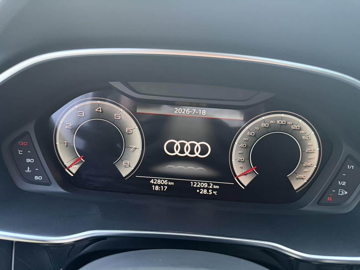 Audi Q3 Sportback 1.4 л 2022 г. Белый, пробег 42000 км