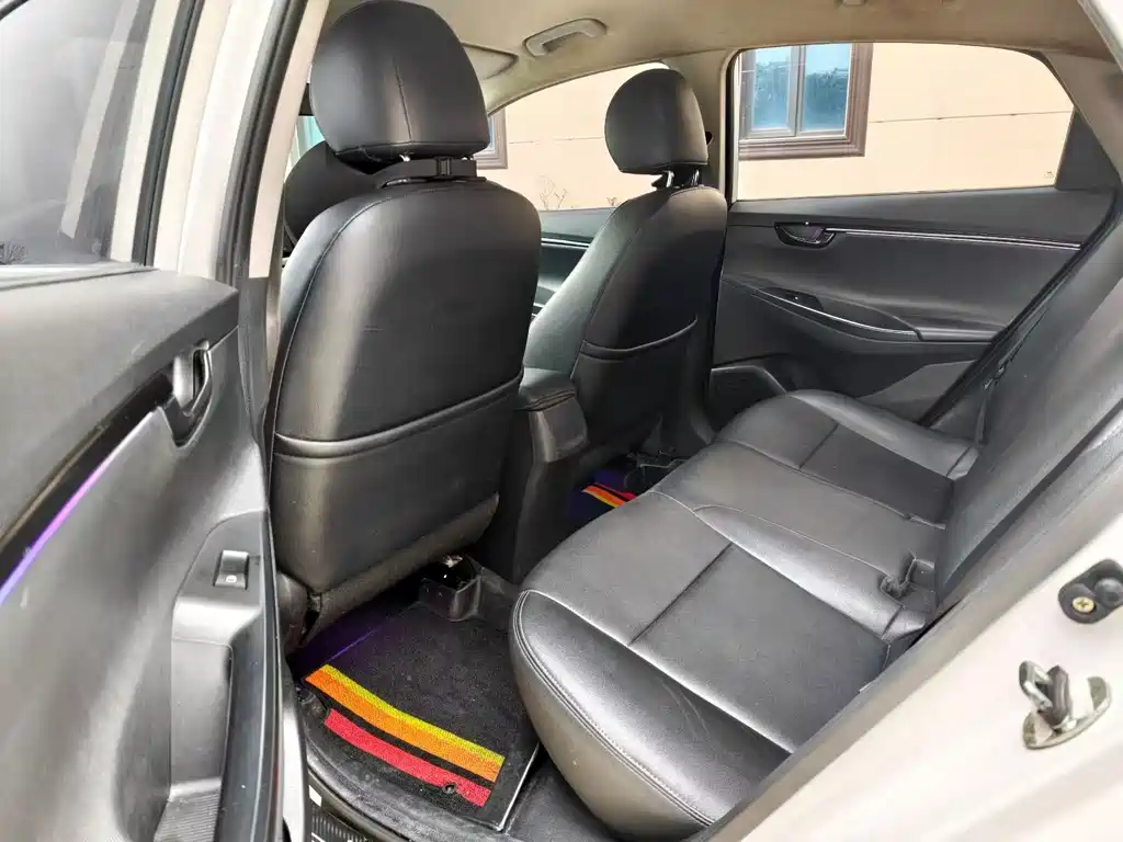 Hyundai Elantra — миниатюра 5