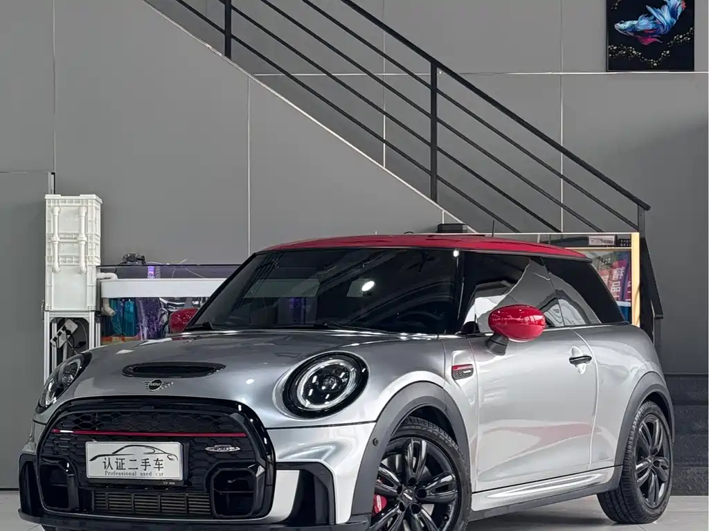 MINI JCW COUNTRYMAN