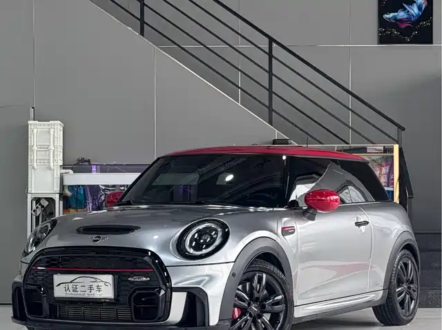 MINI JCW COUNTRYMAN