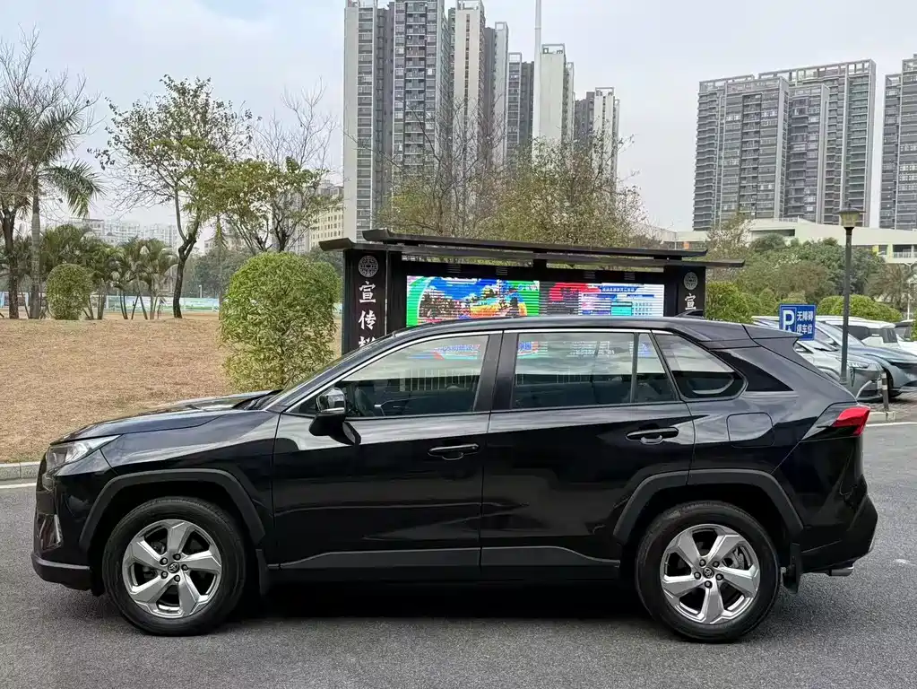 TOYOTA RAV4 RONGFANG