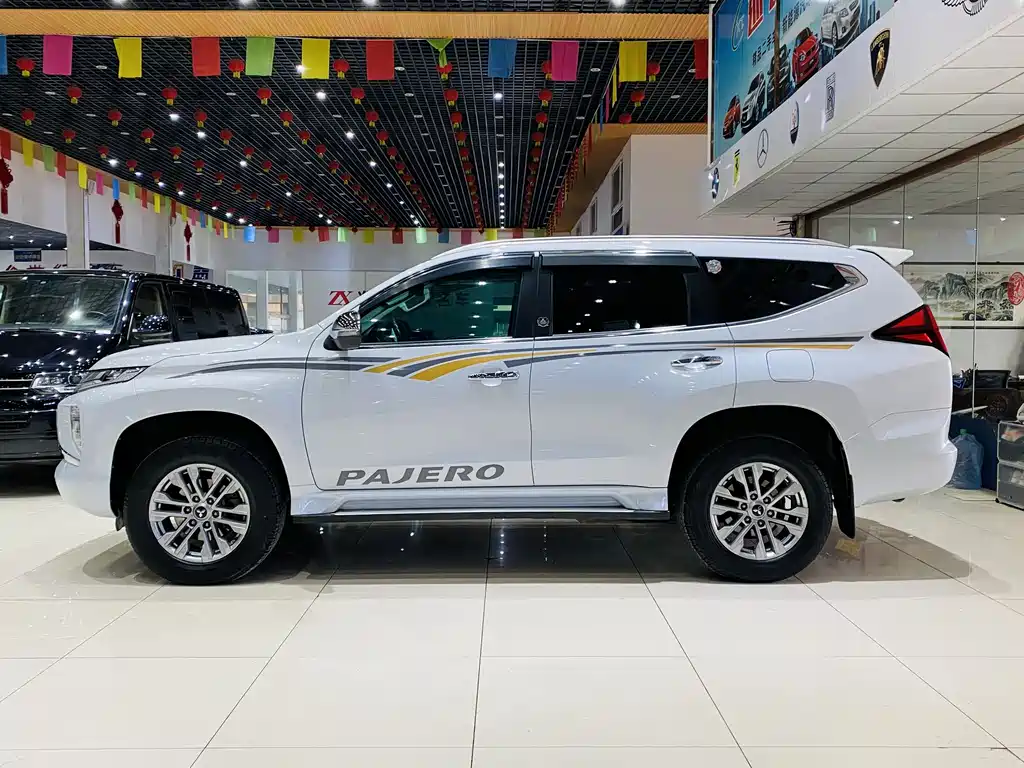 Mitsubishi Pajero Sport (Import) — миниатюра 3