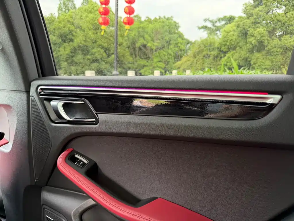 Porsche Macan — миниатюра 16