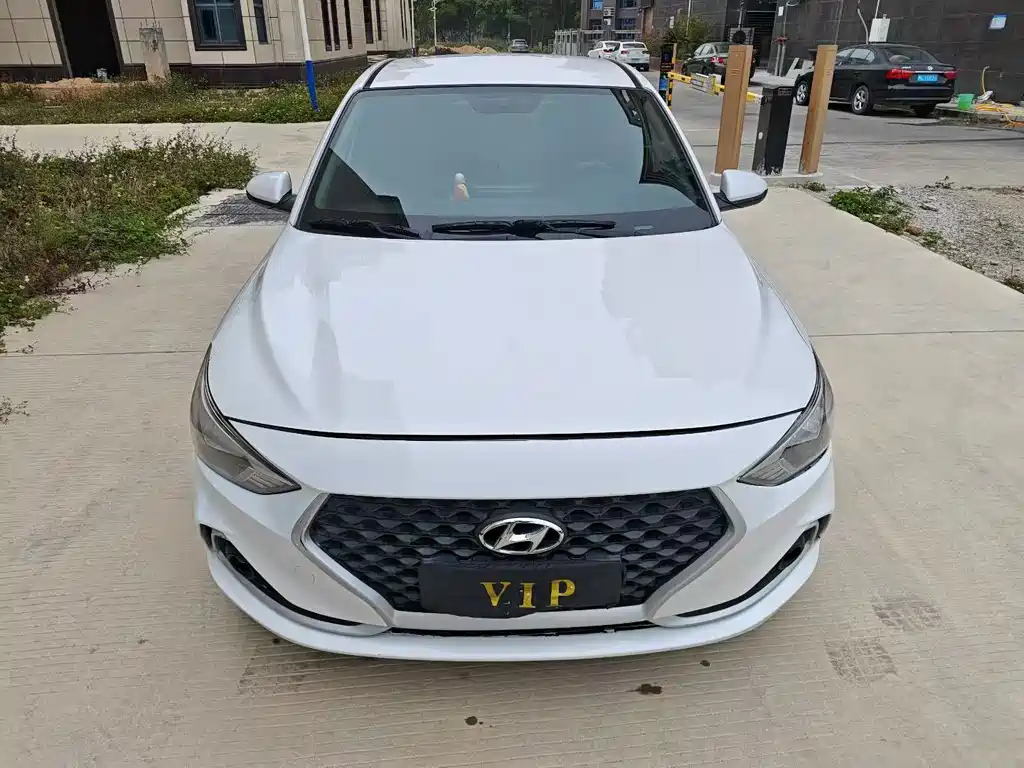 Hyundai Elantra — миниатюра 2