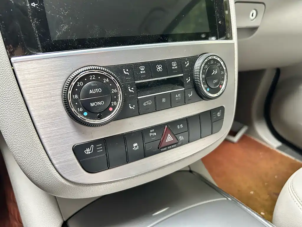Mercedes-Benz R-Class — миниатюра 11