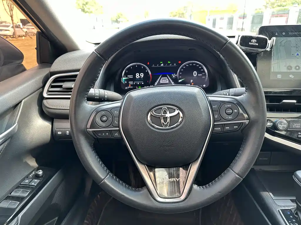 TOYOTA CAMRY