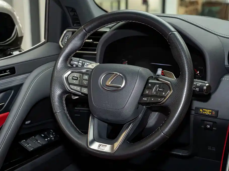 Lexus LX — миниатюра 12