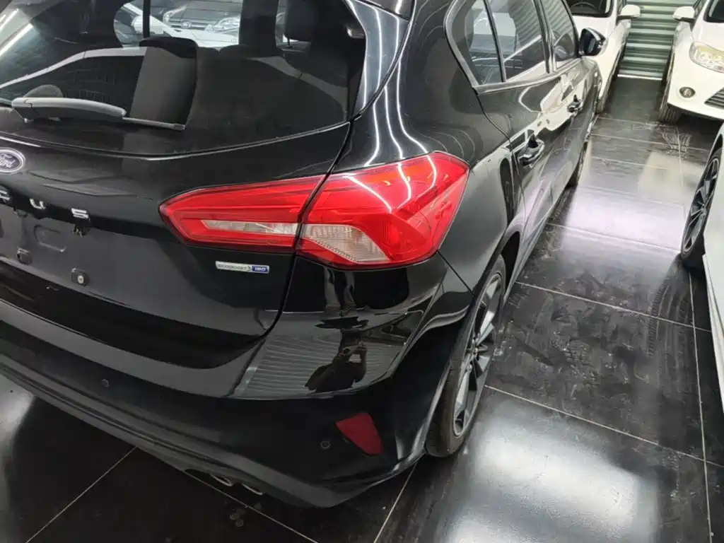 Ford Focus — миниатюра 8