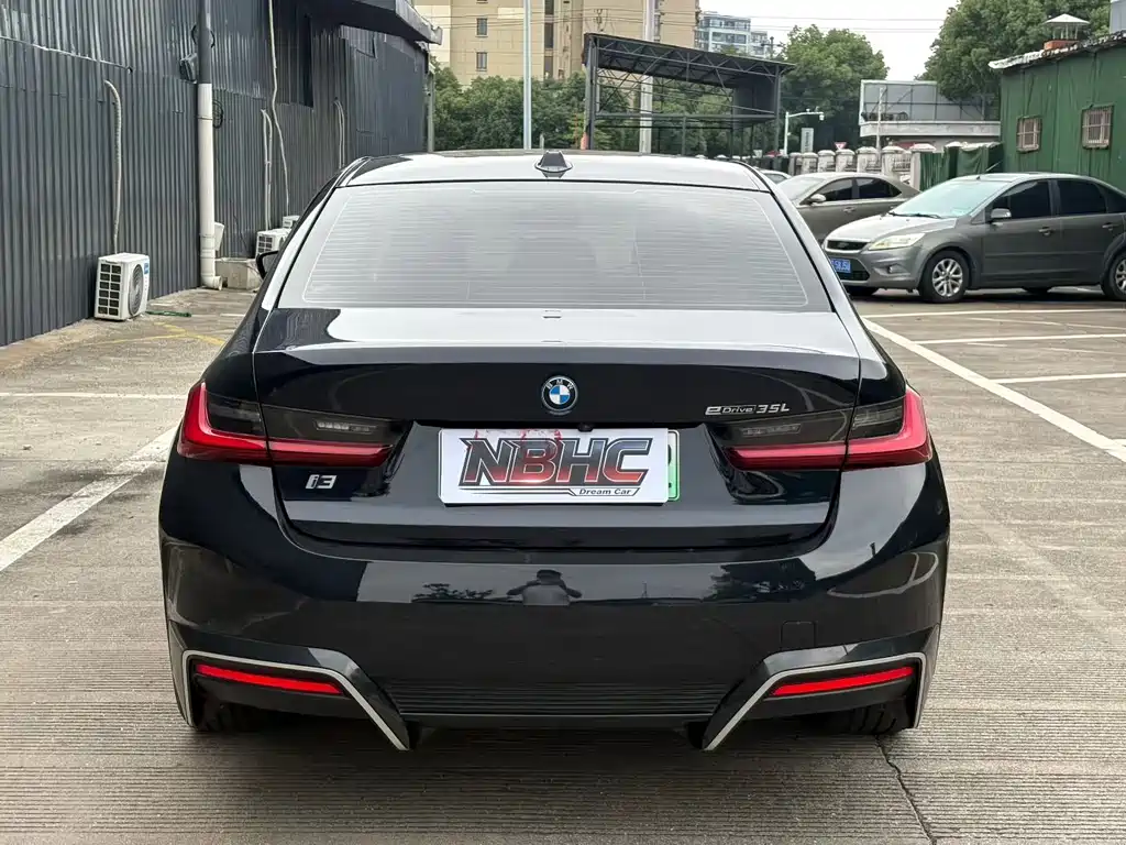BMW i3 2022 eDrive 35 L