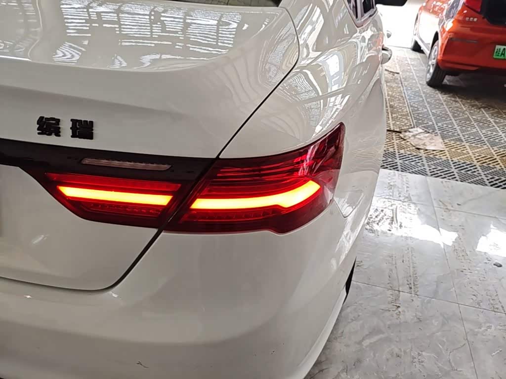 Geely Binrui 1.4 л 2021 г. Белый, пробег 35200 км